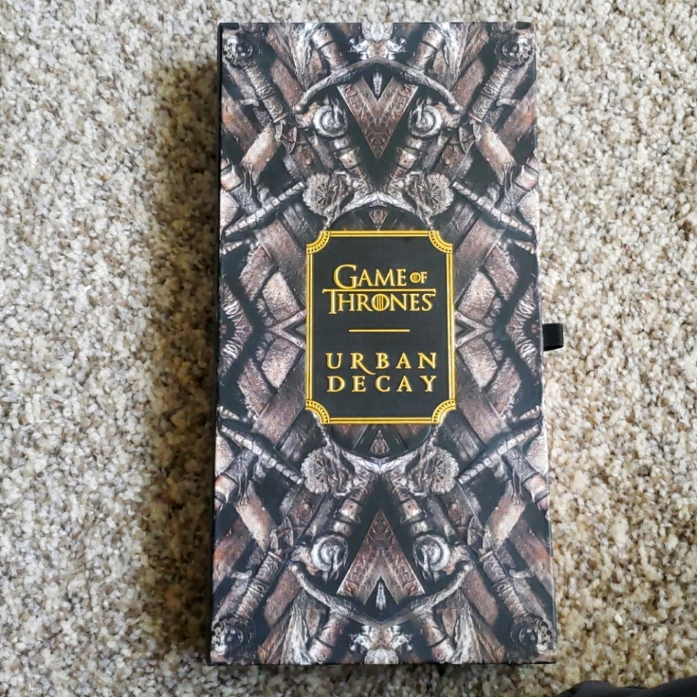 Urban Decay GOT Eyeshadow Palette